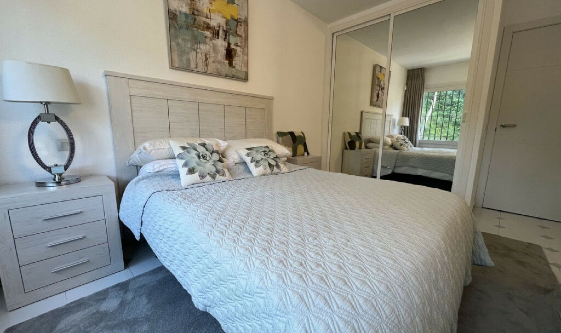 Resale - House -
Miraflores