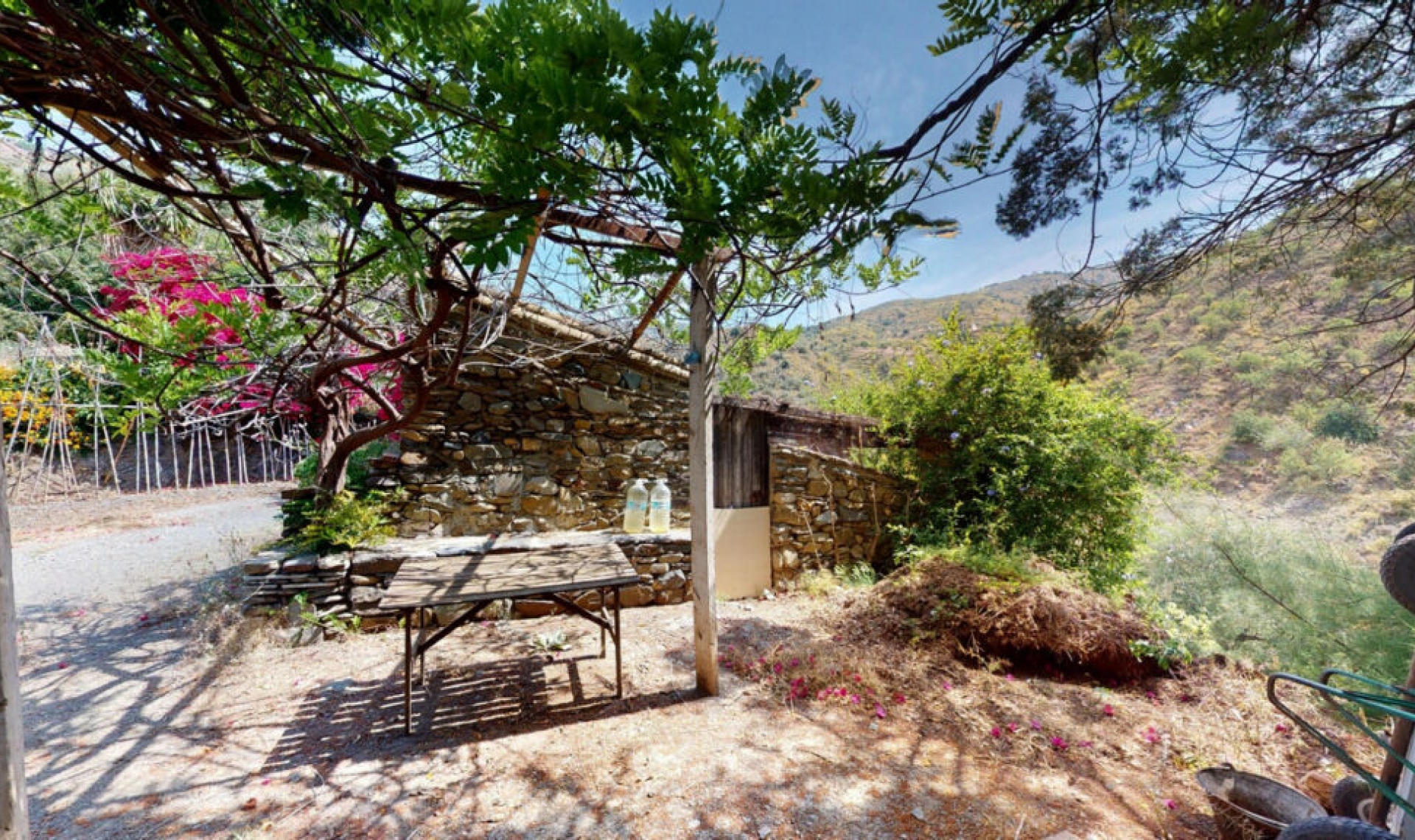 Resale - House -
Moclinejo