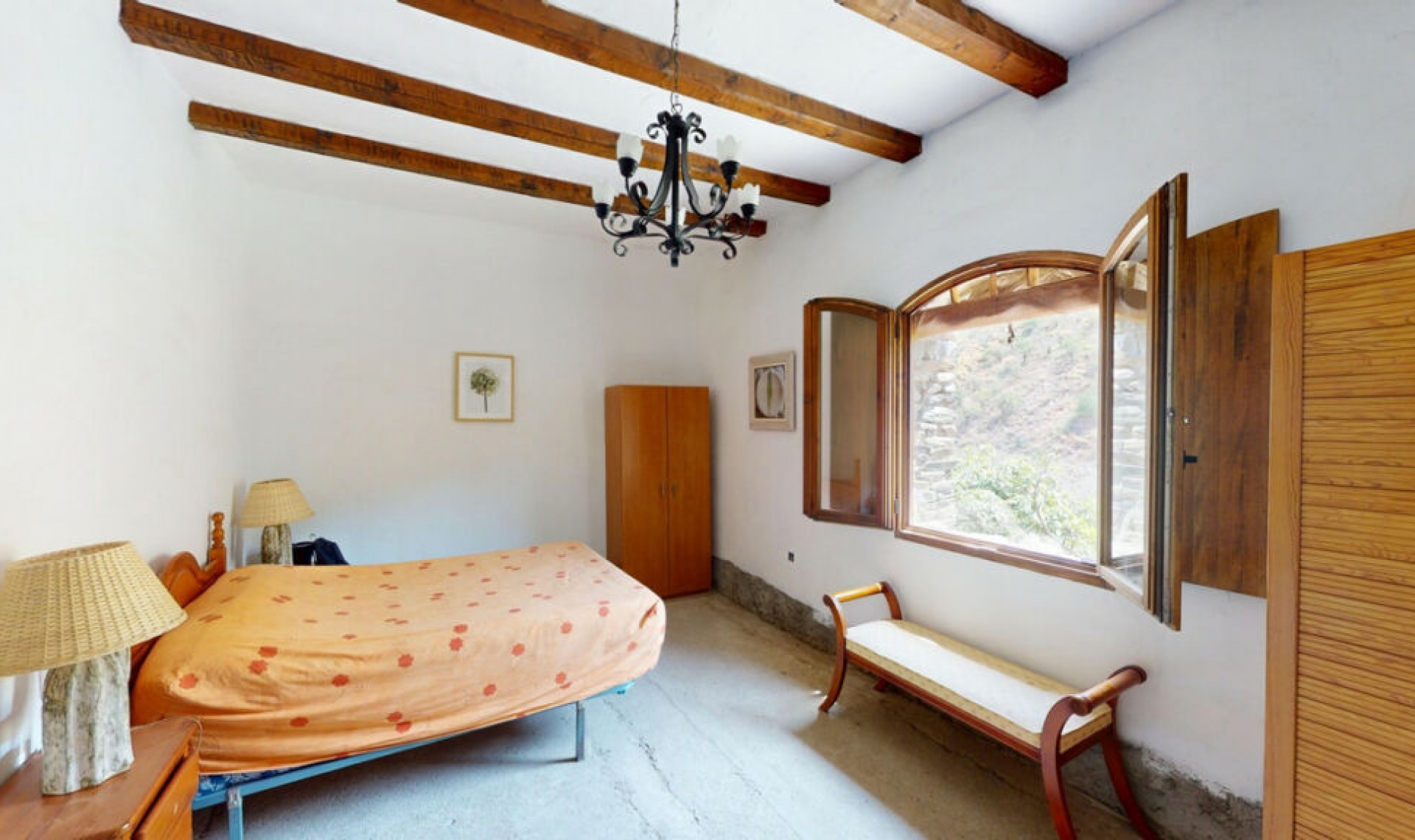 Resale - House -
Moclinejo