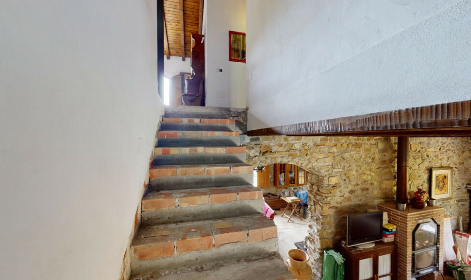 Resale - House -
Moclinejo