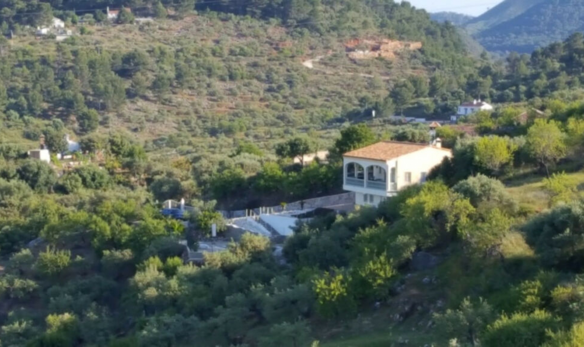 Resale - House -
Monda