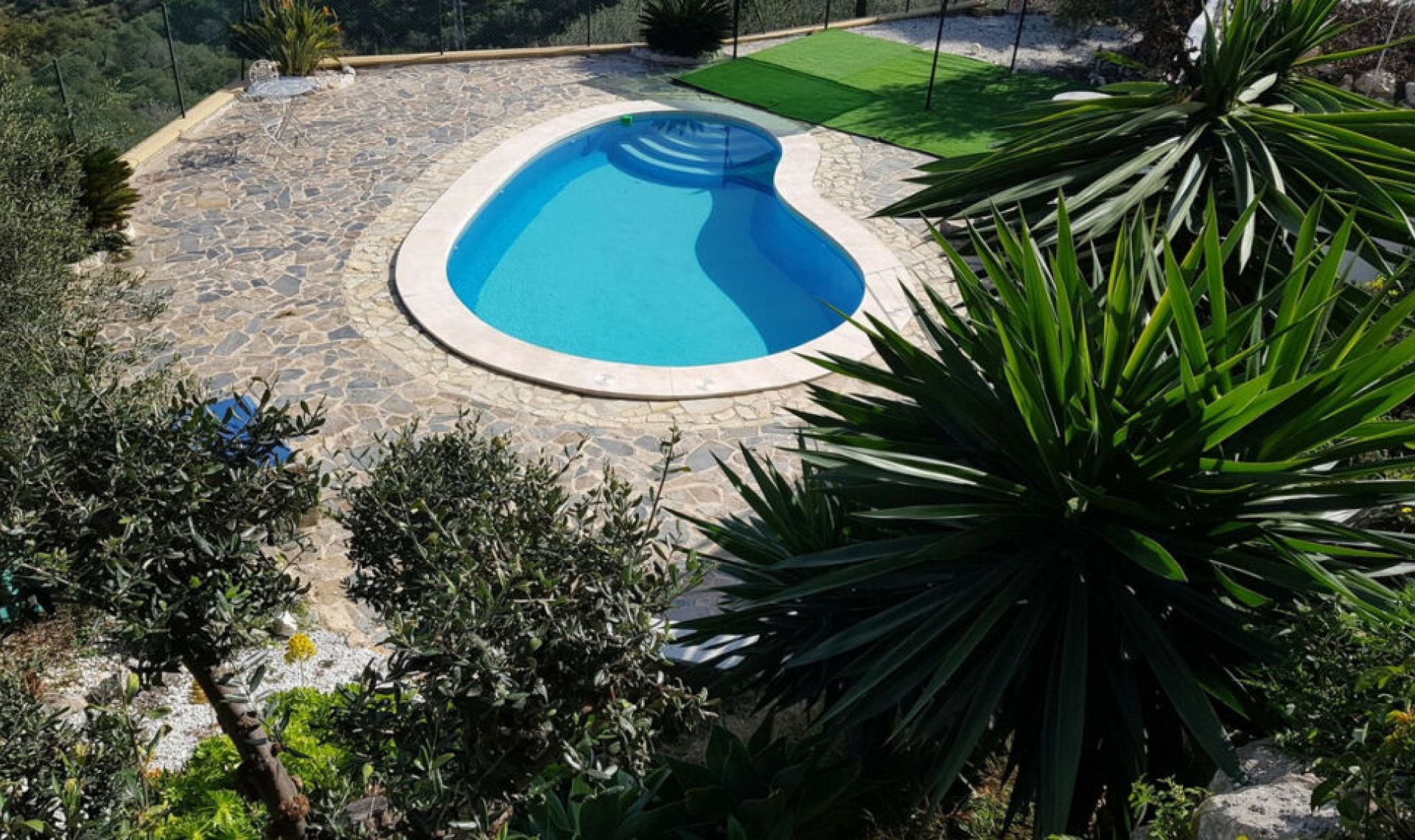 Resale - House -
Monda