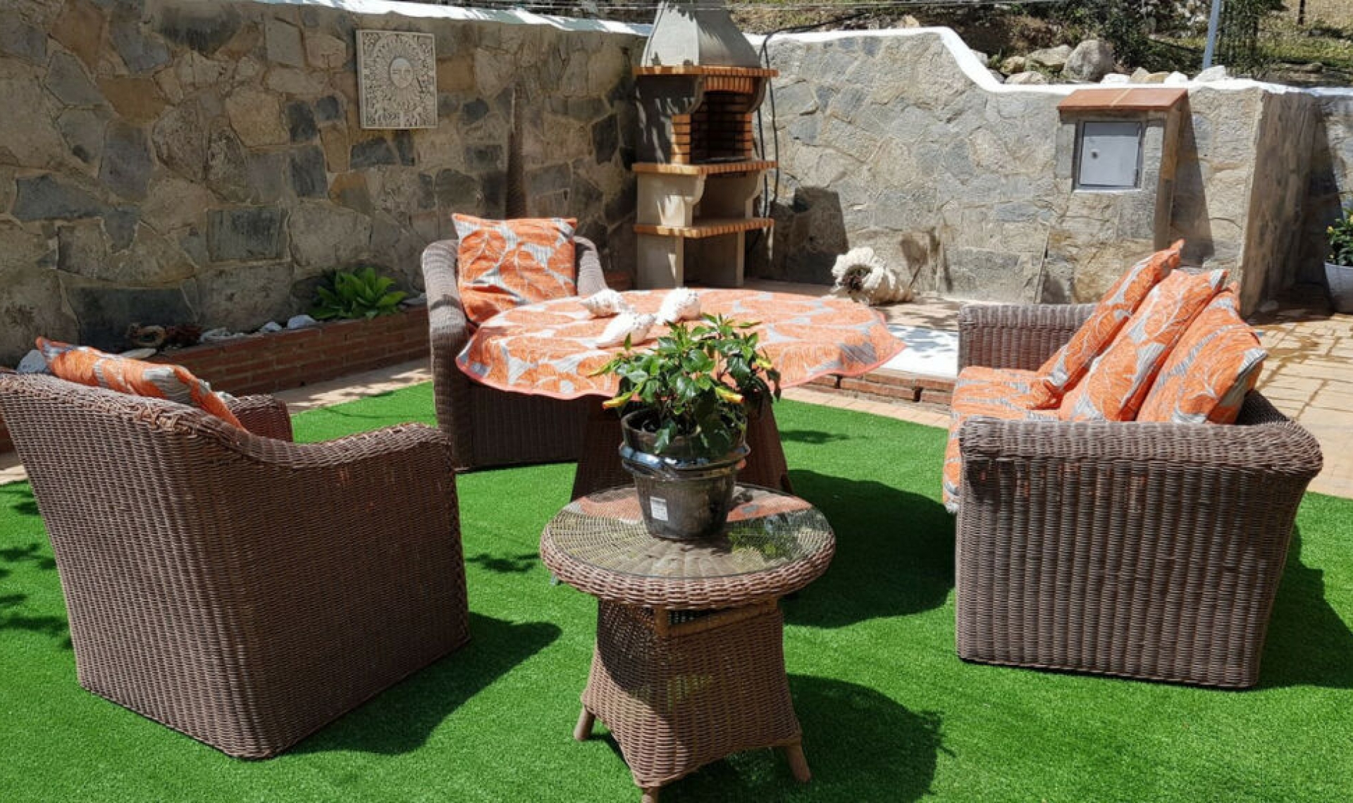 Resale - House -
Monda