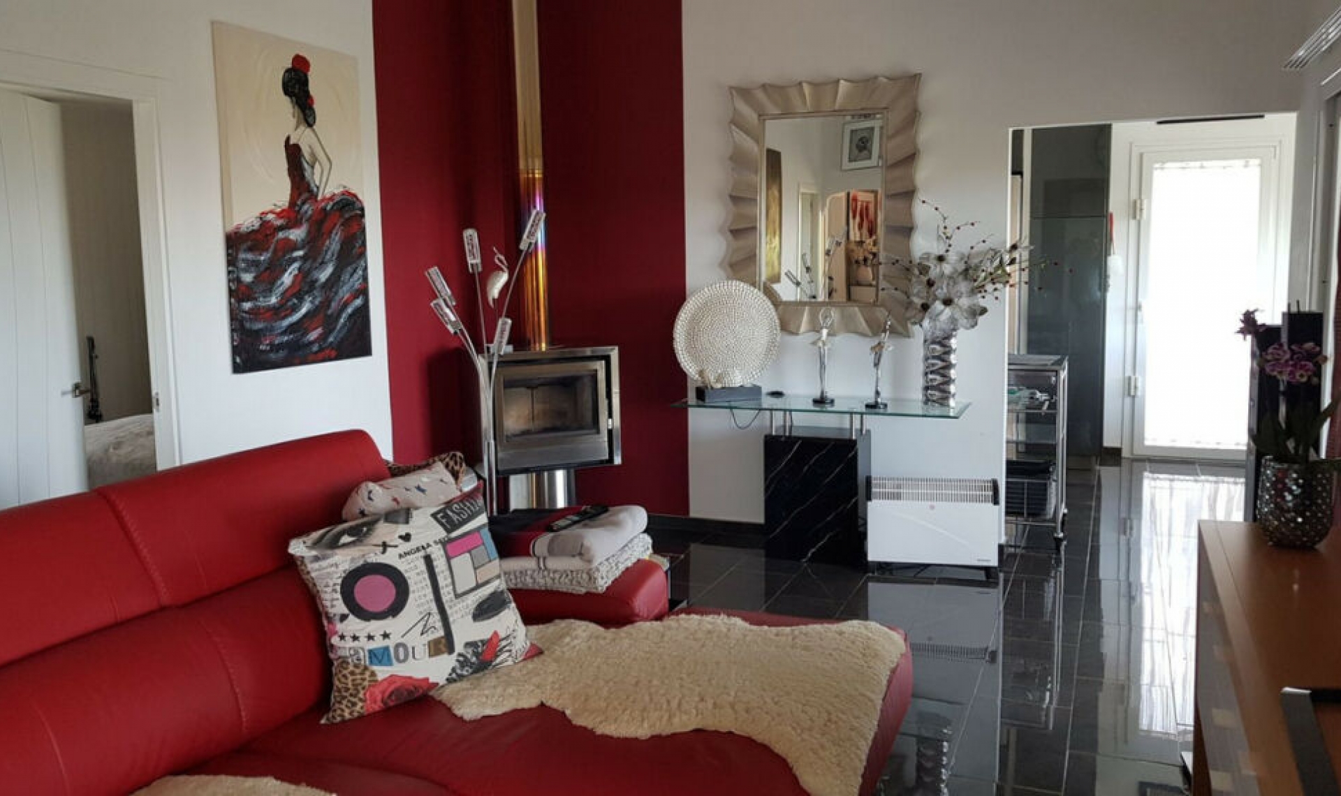 Resale - House -
Monda