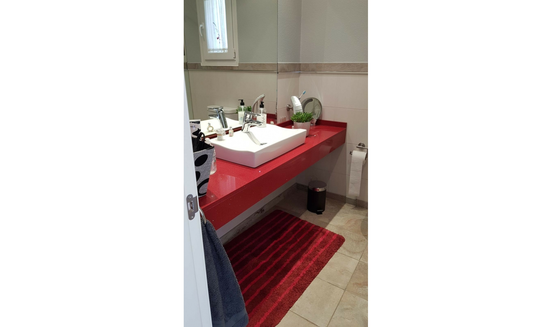 Resale - House -
Monda