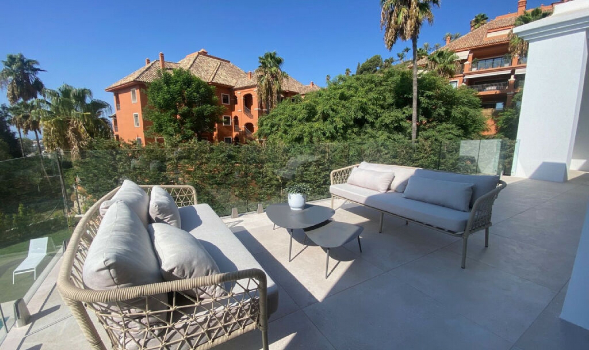 Resale - House -
Monte Halcones