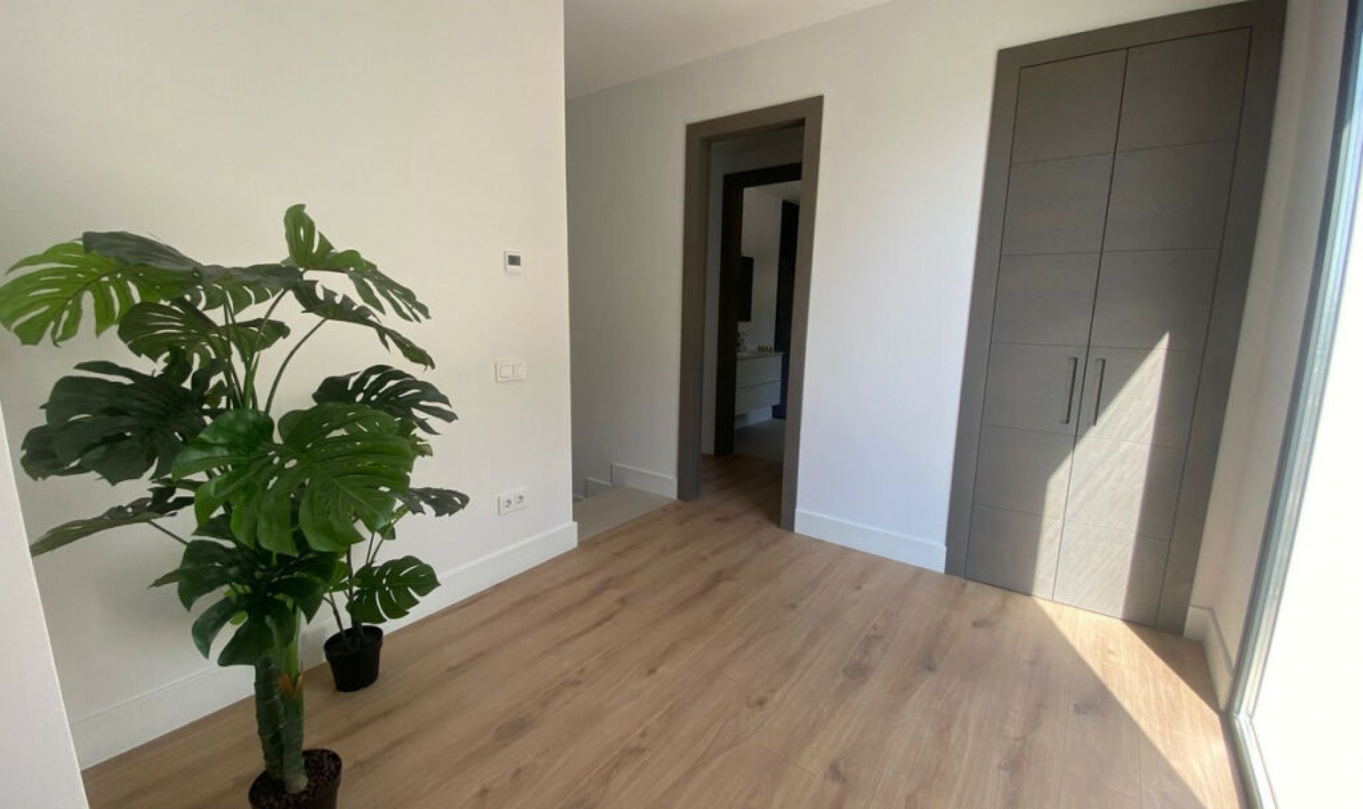 Resale - House -
Monte Halcones