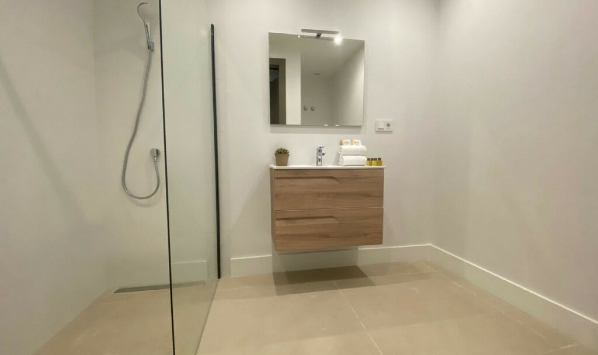 Resale - House -
Monte Halcones