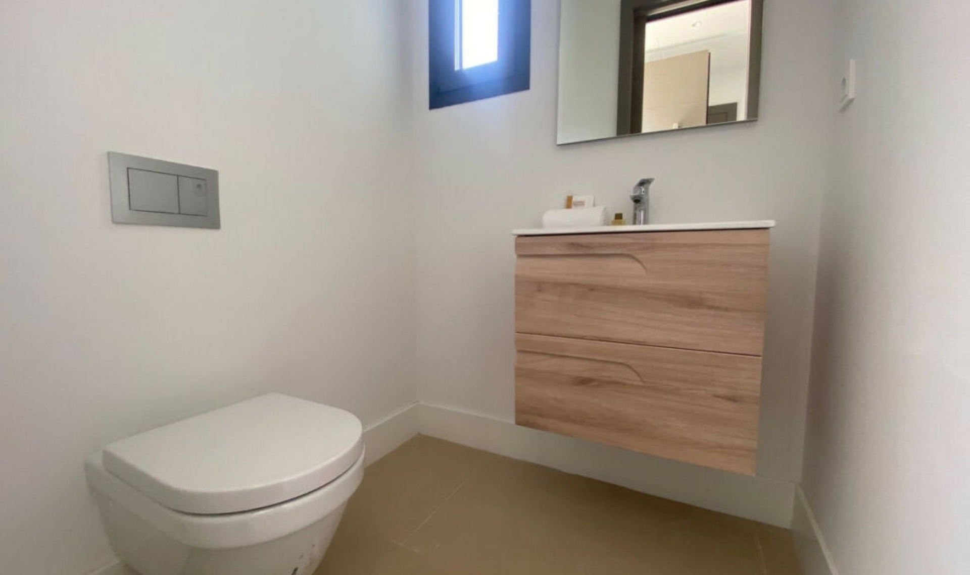 Resale - House -
Monte Halcones