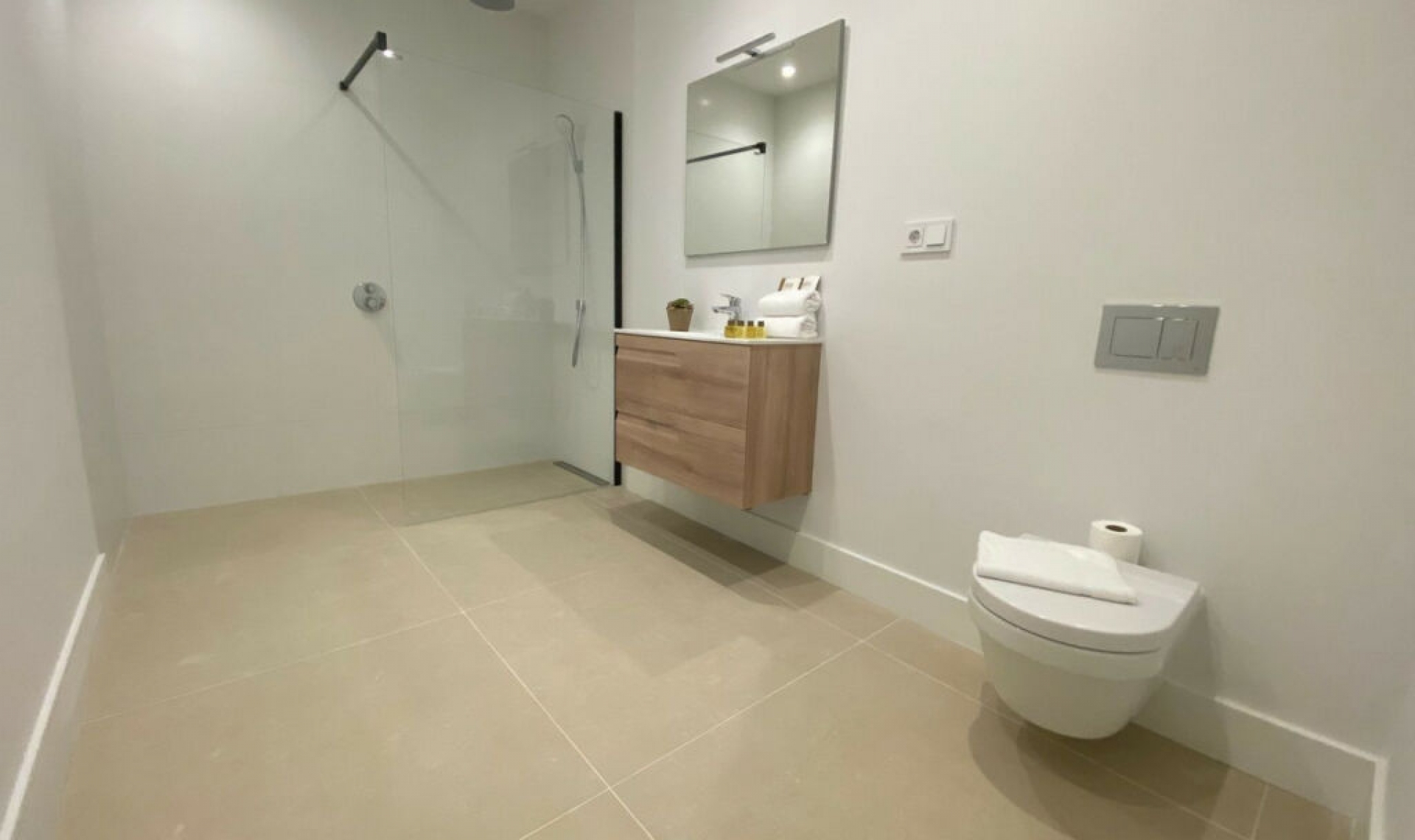 Resale - House -
Monte Halcones