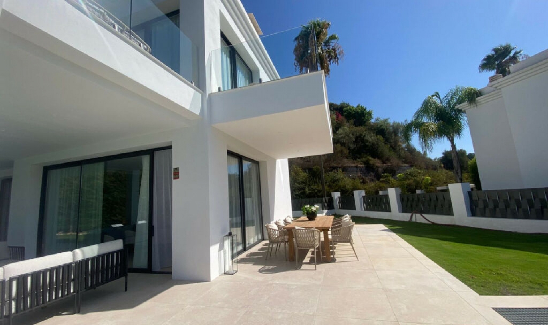 Resale - House -
Monte Halcones