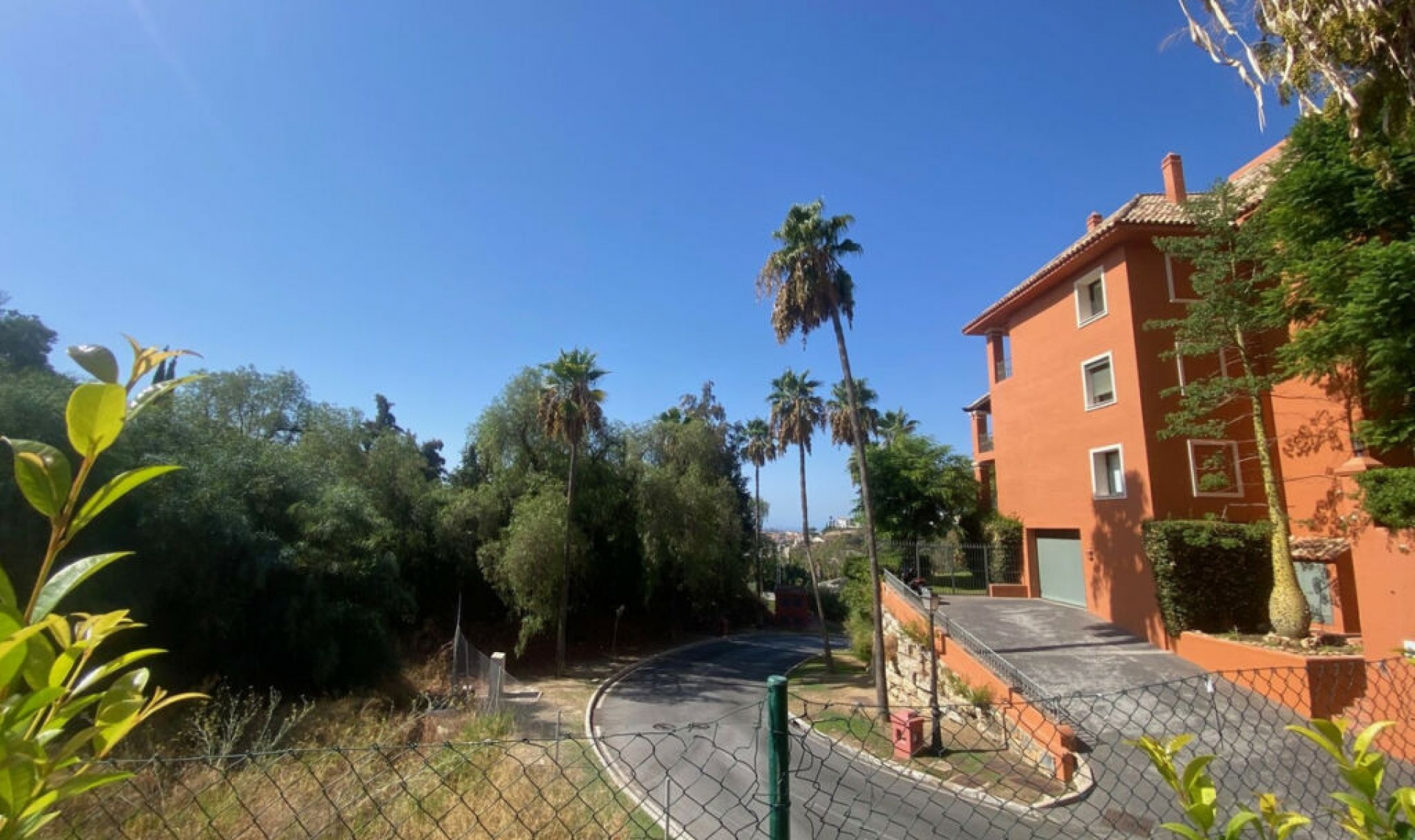 Resale - House -
Monte Halcones