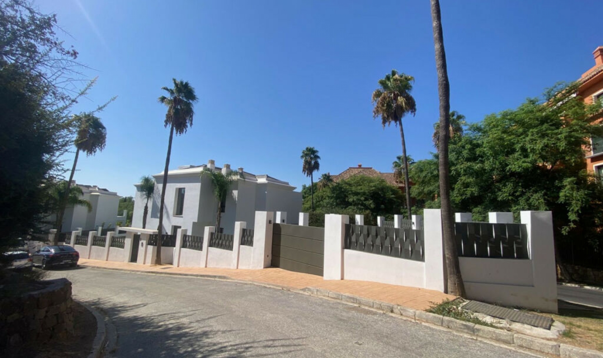 Resale - House -
Monte Halcones