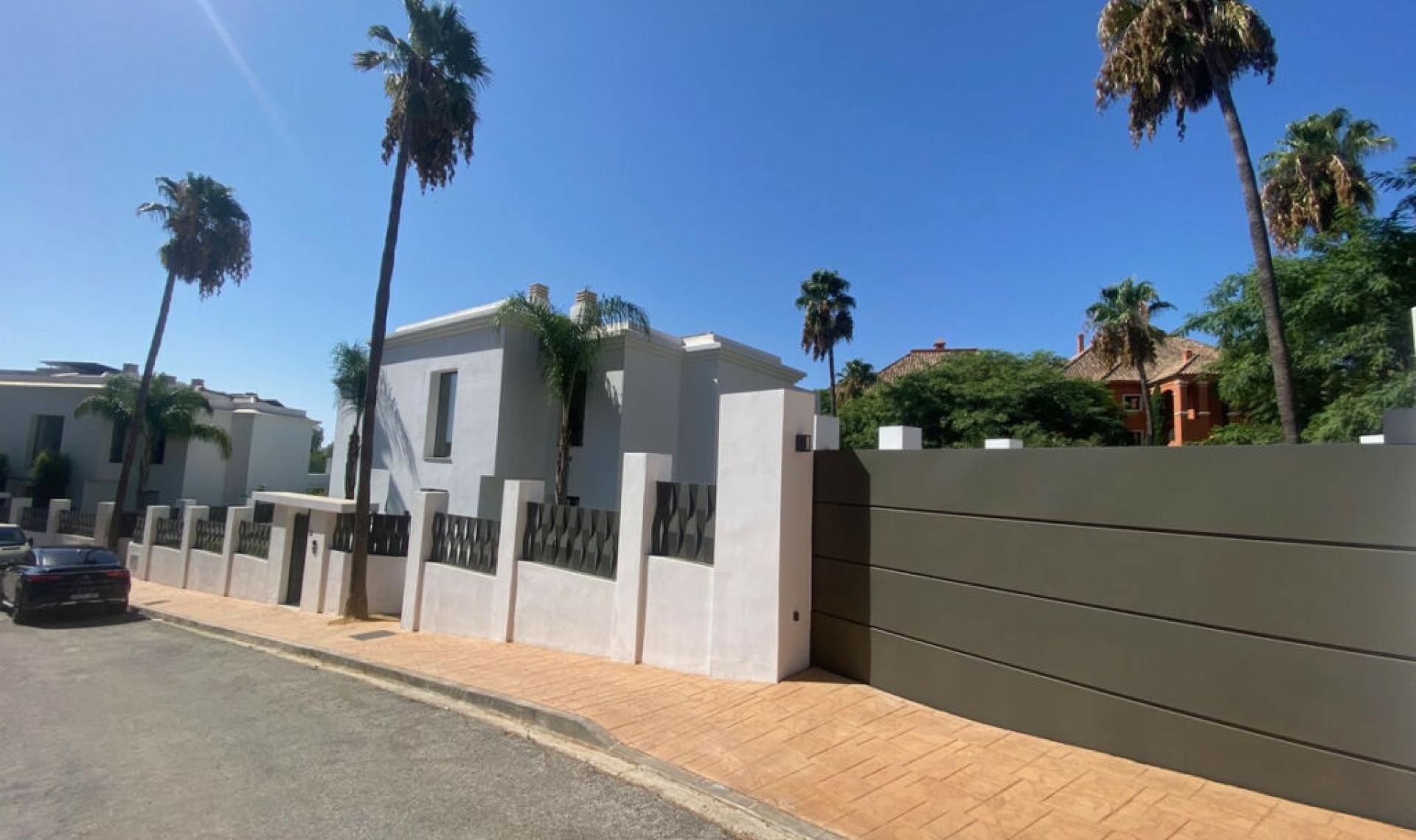 Resale - House -
Monte Halcones