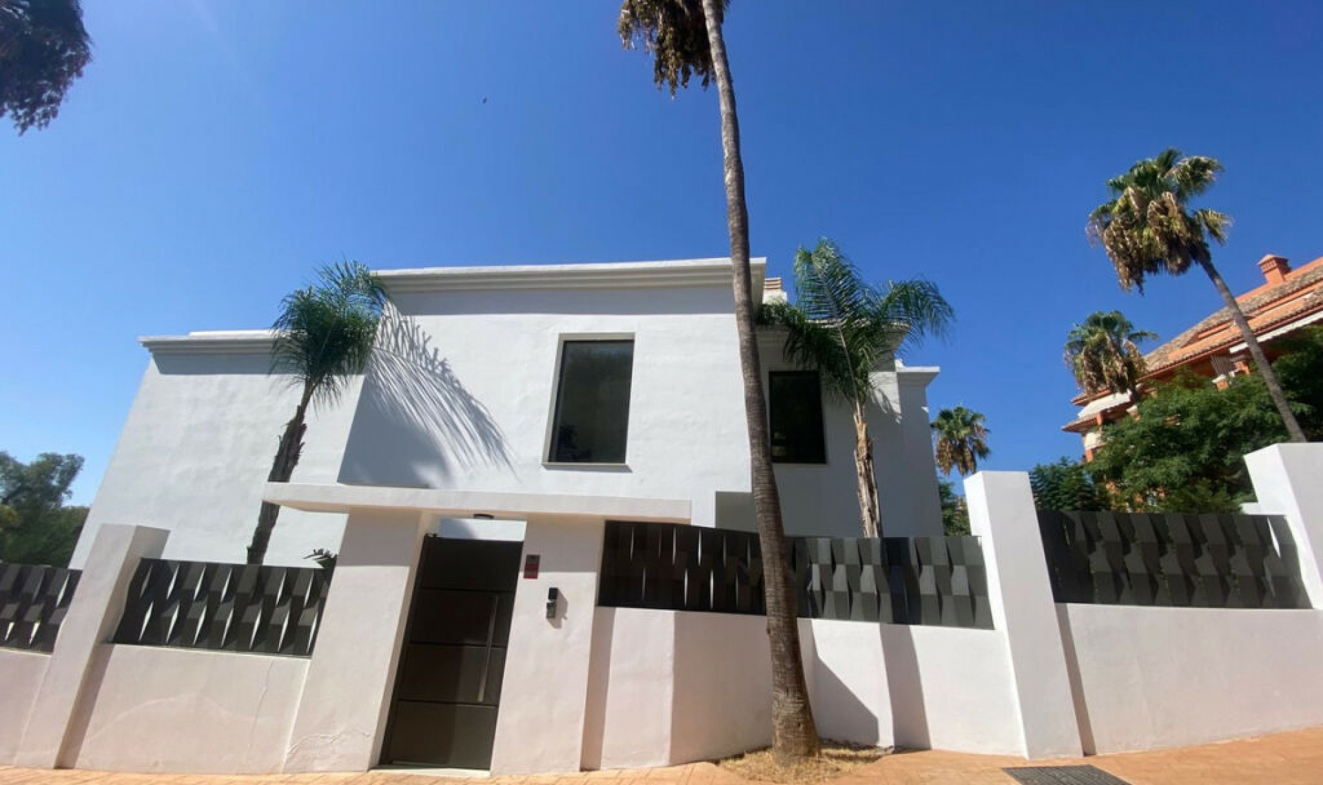 Resale - House -
Monte Halcones