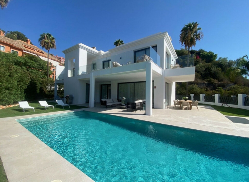 Resale - House -
Monte Halcones