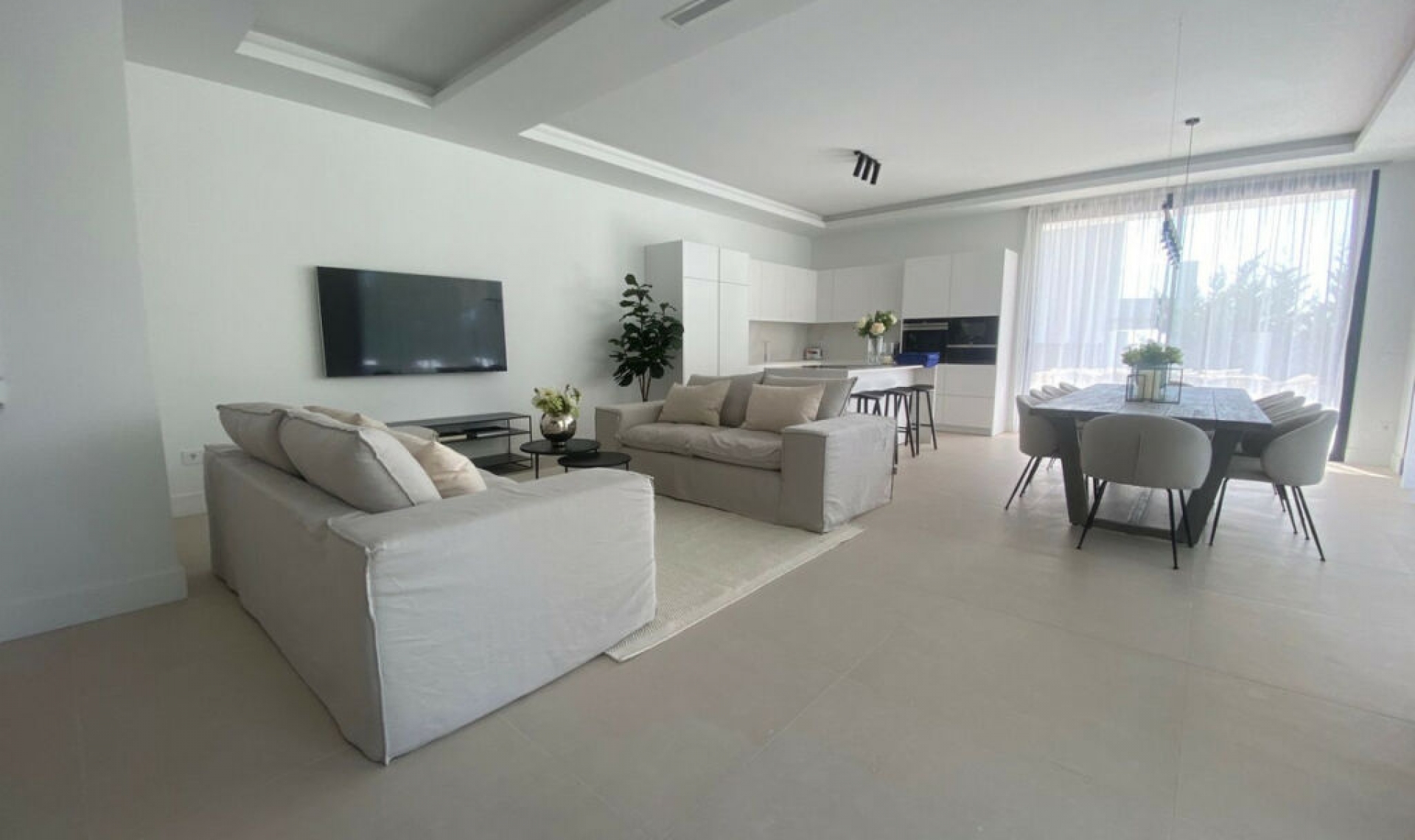 Resale - House -
Monte Halcones