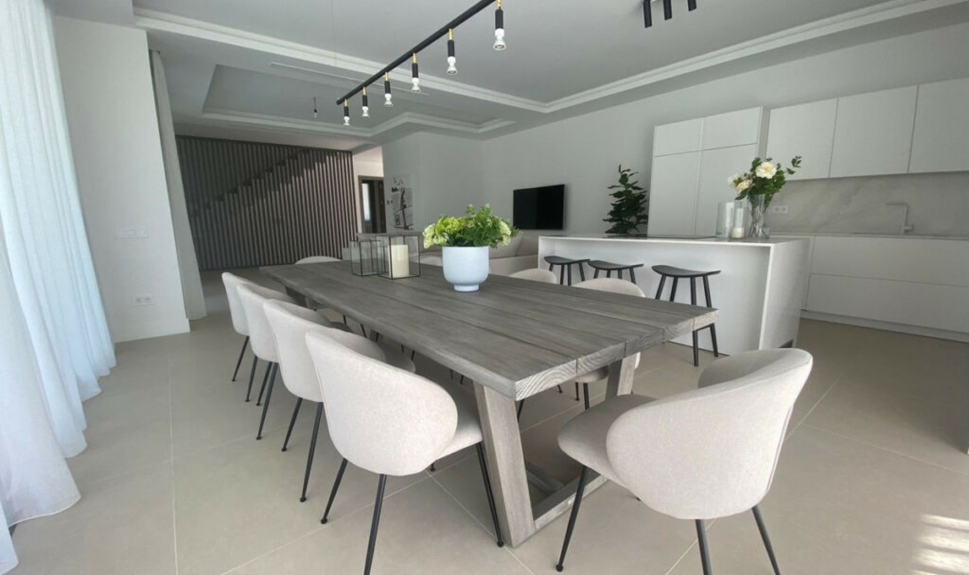 Resale - House -
Monte Halcones