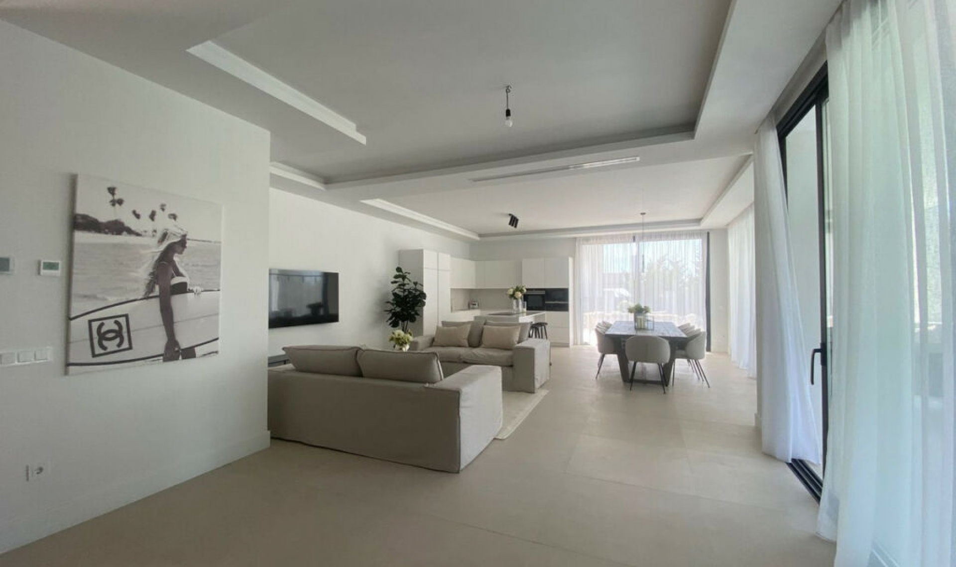 Resale - House -
Monte Halcones