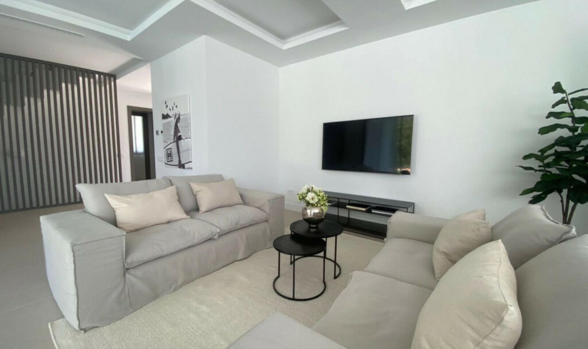 Resale - House -
Monte Halcones