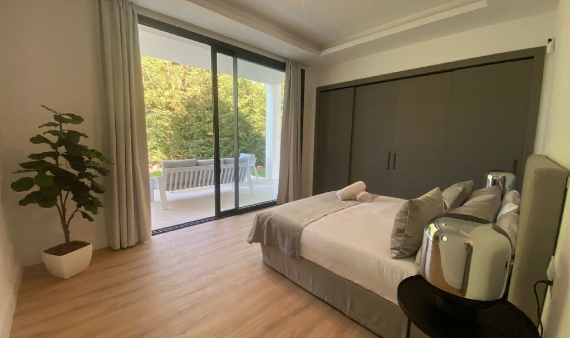 Resale - House -
Monte Halcones