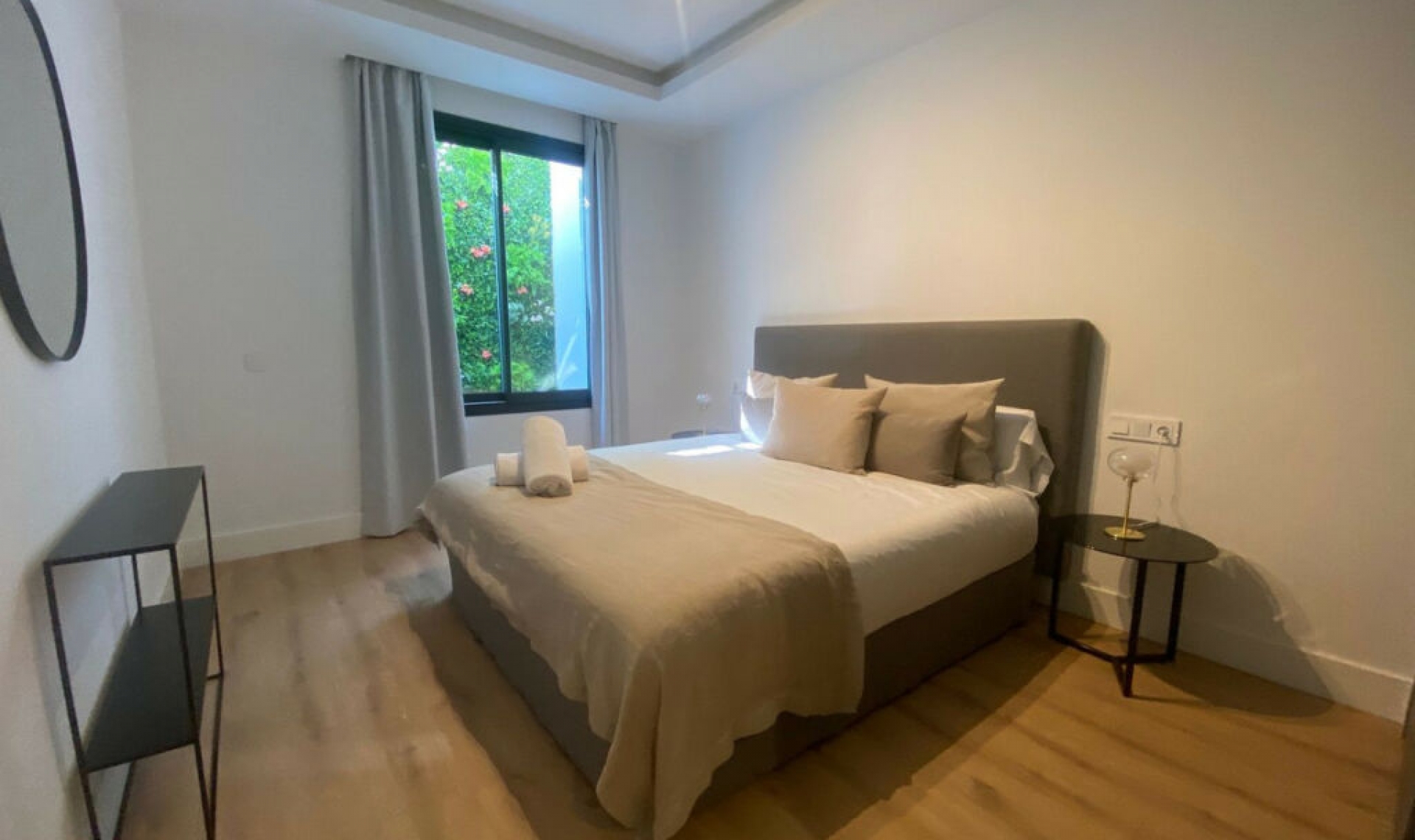 Resale - House -
Monte Halcones