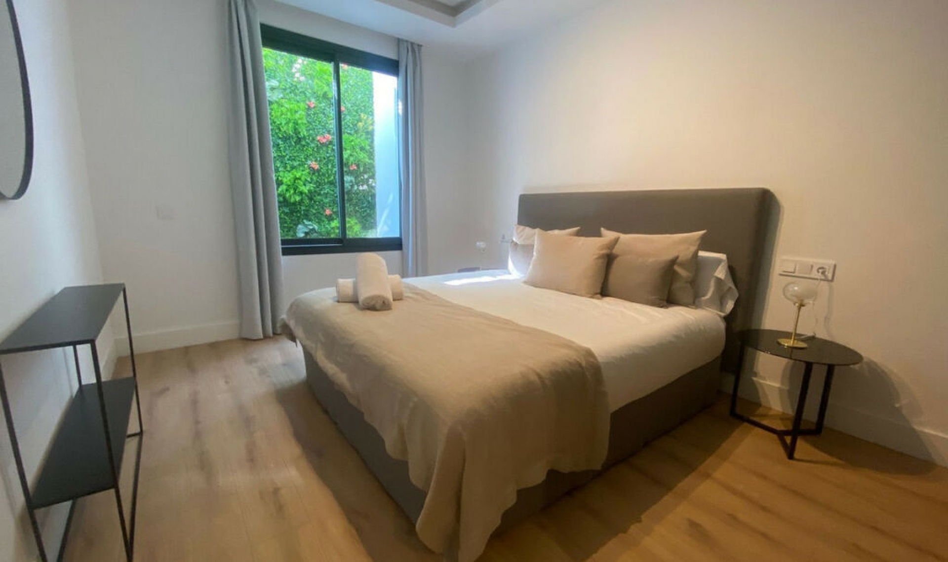 Resale - House -
Monte Halcones