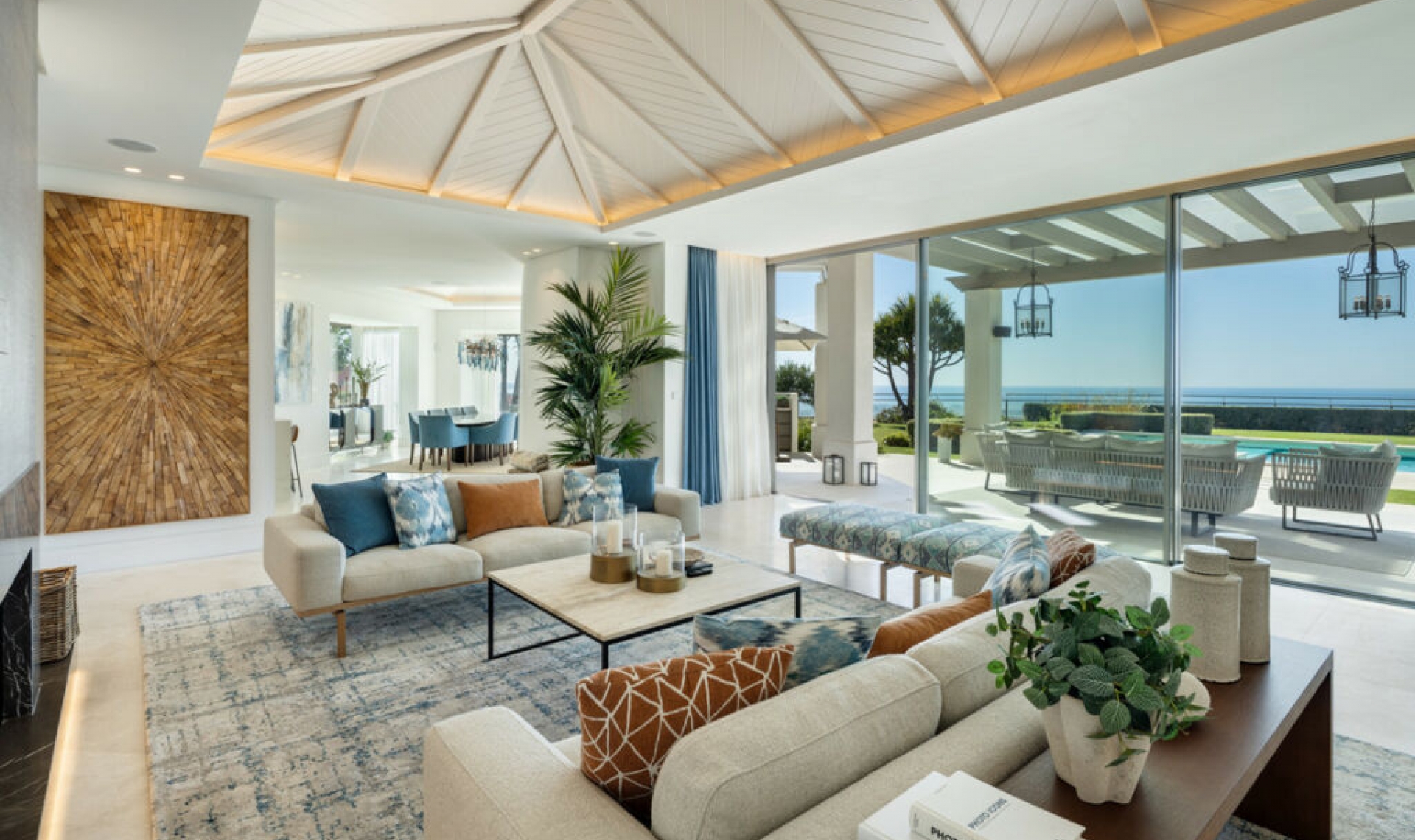 Resale - House -
Monte Halcones