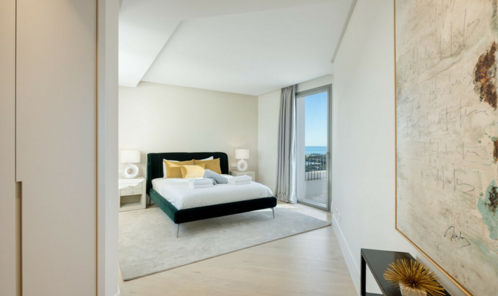 Resale - House -
Monte Halcones