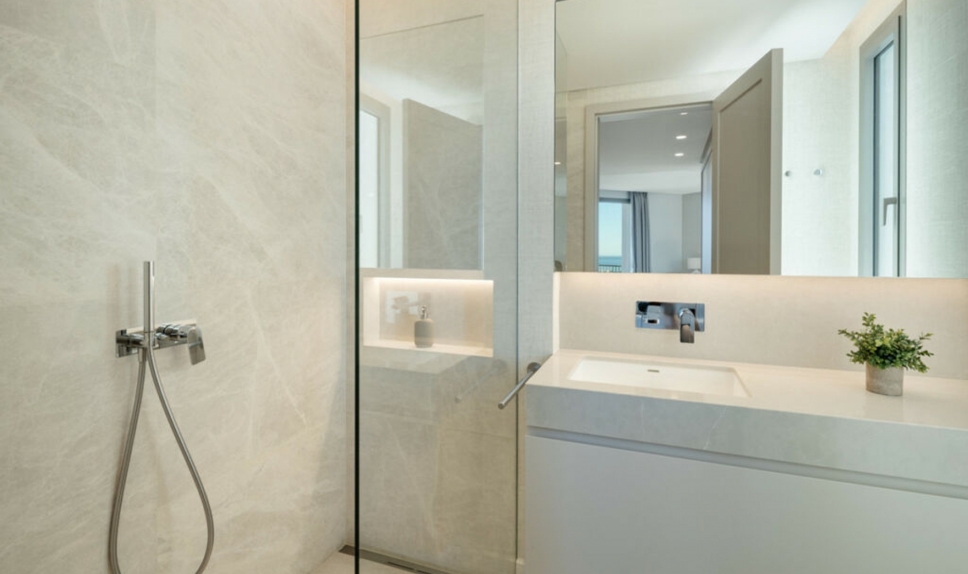 Resale - House -
Monte Halcones