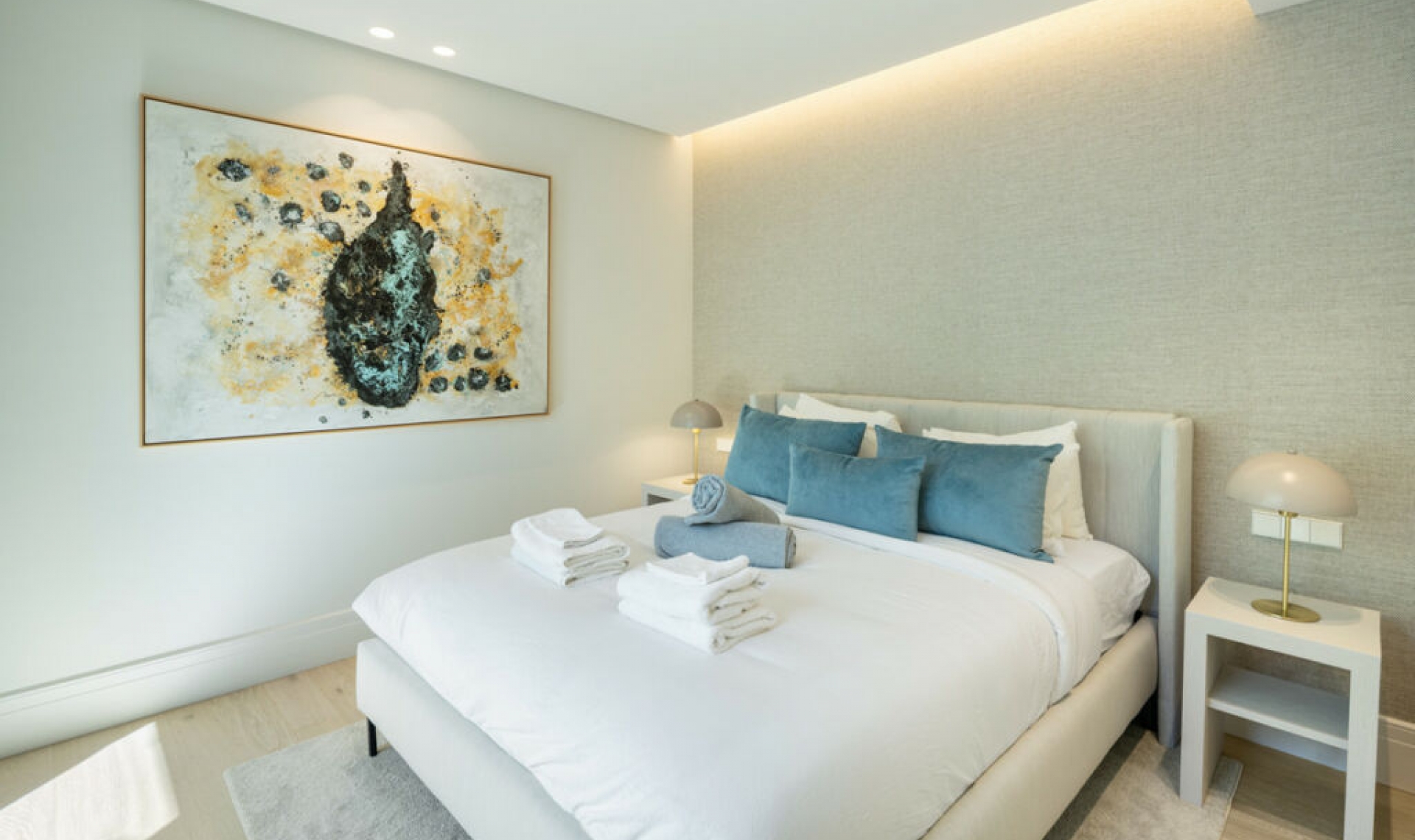 Resale - House -
Monte Halcones