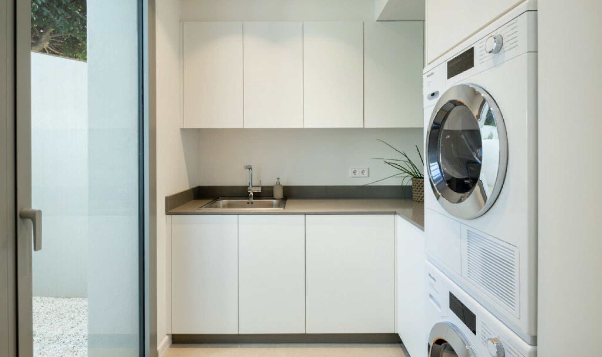 Resale - House -
Monte Halcones