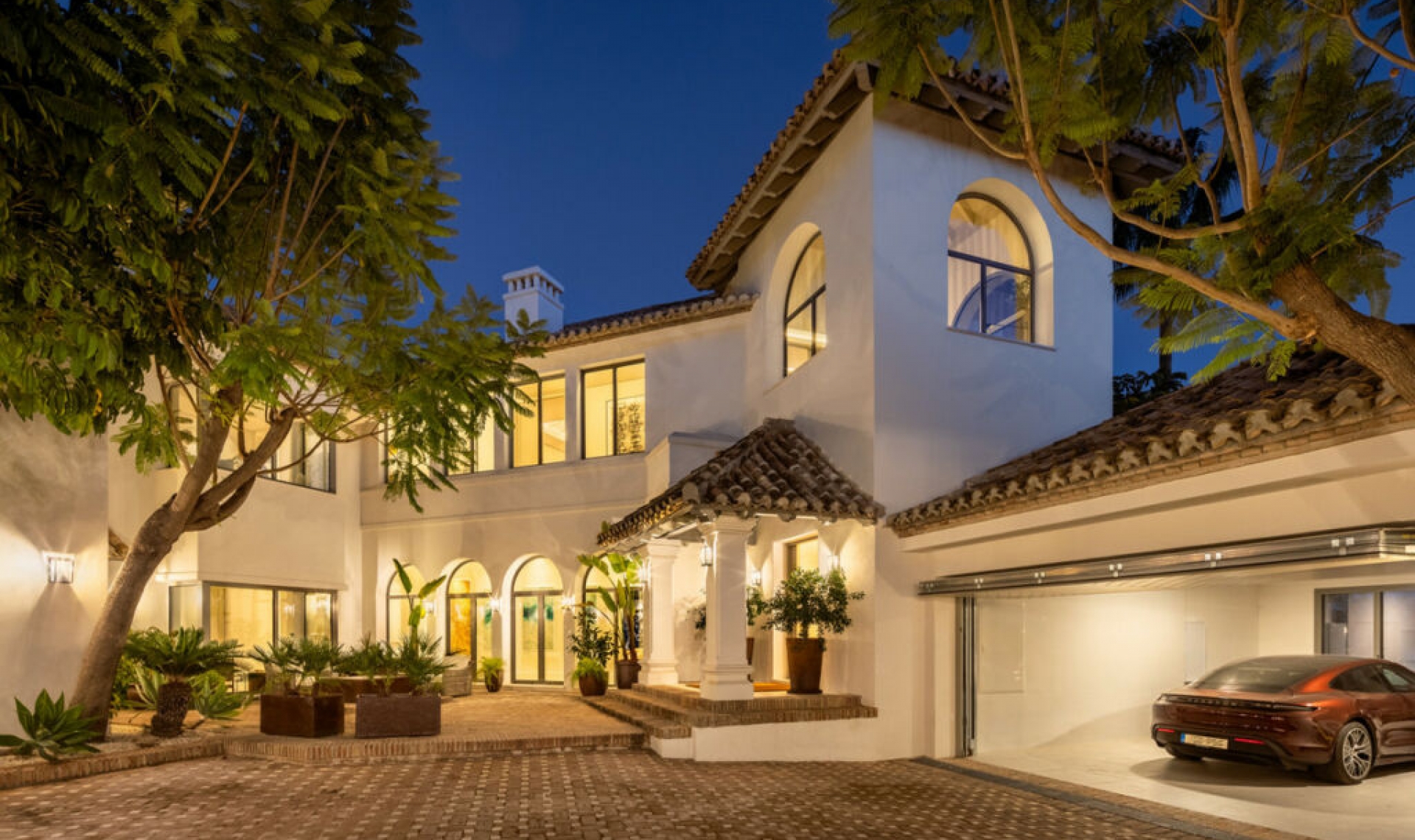 Resale - House -
Monte Halcones