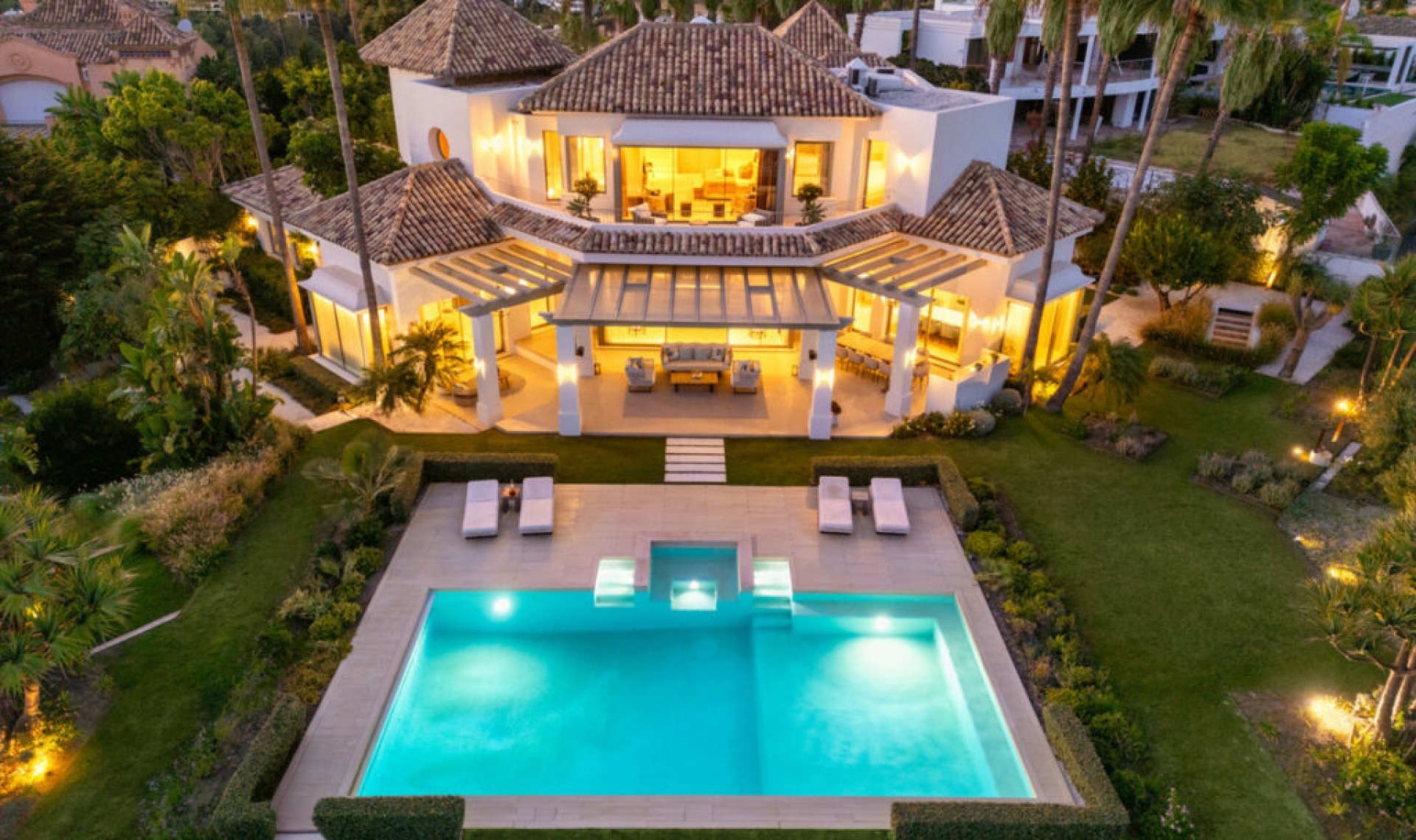 Resale - House -
Monte Halcones