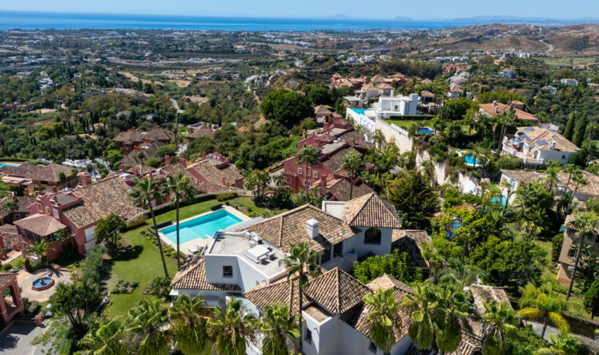 Resale - House -
Monte Halcones