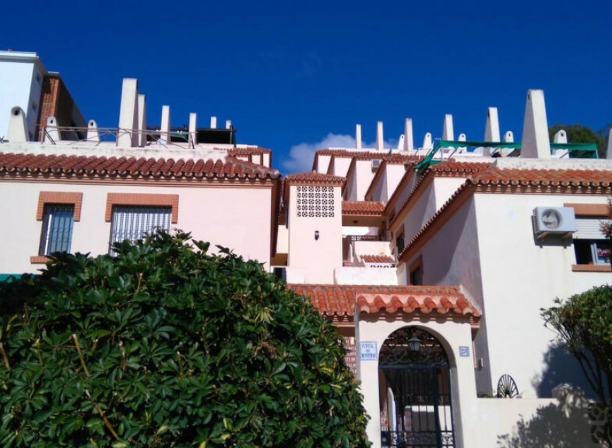 Resale - House -
Montemar