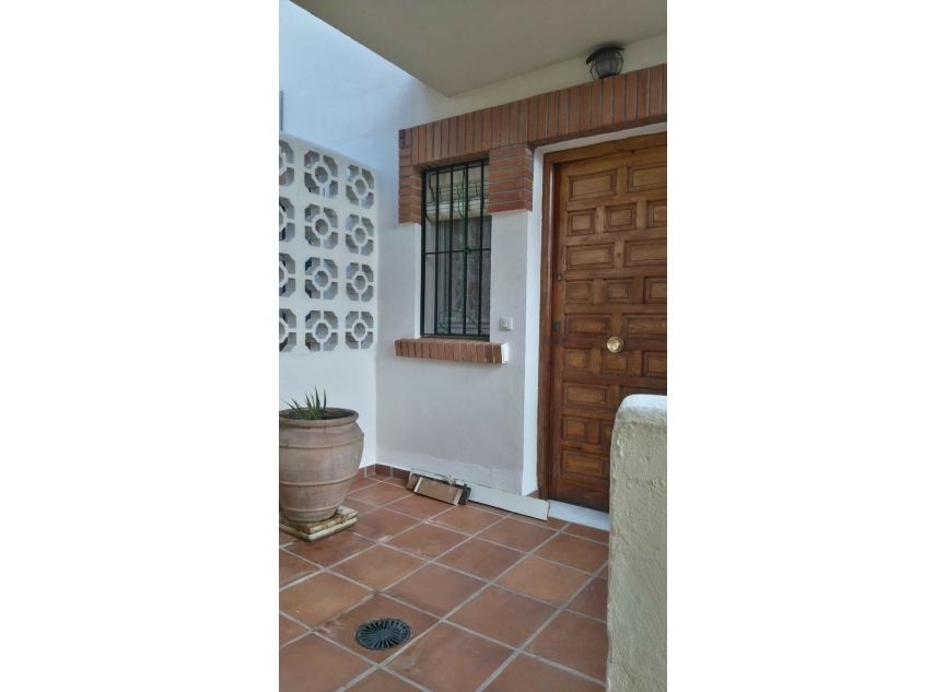 Resale - House -
Montemar