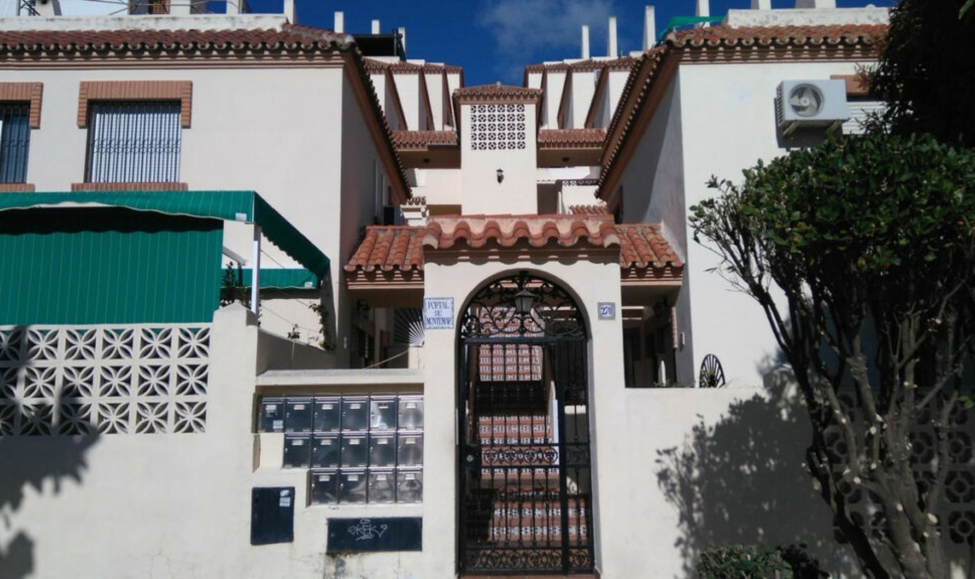 Resale - House -
Montemar