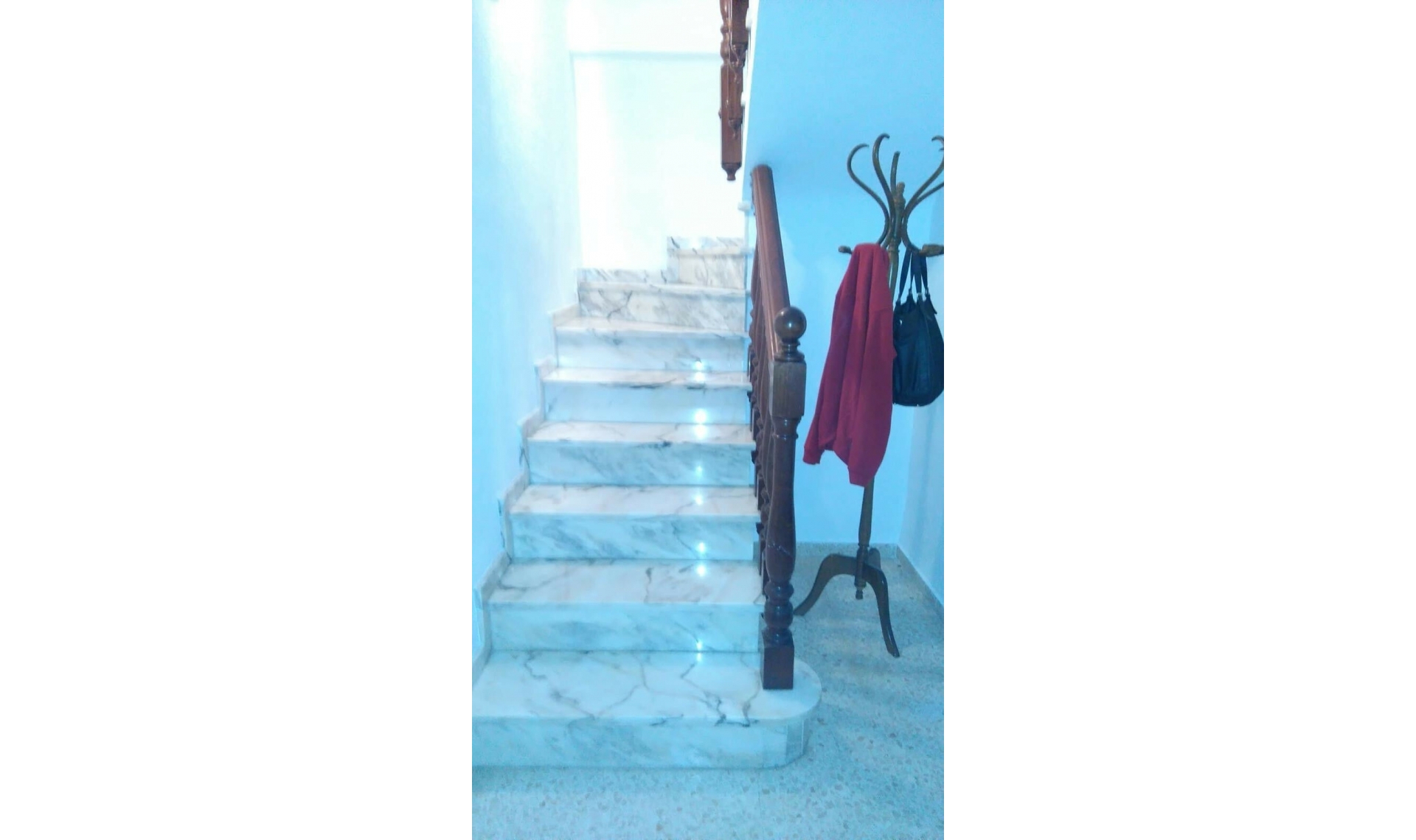 Resale - House -
Montemar