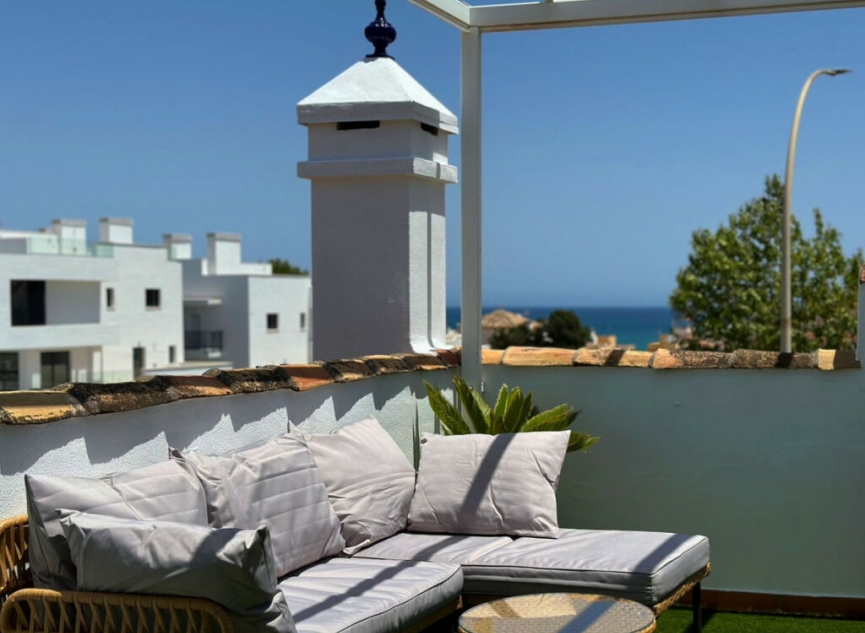 Resale - House -
Montemar