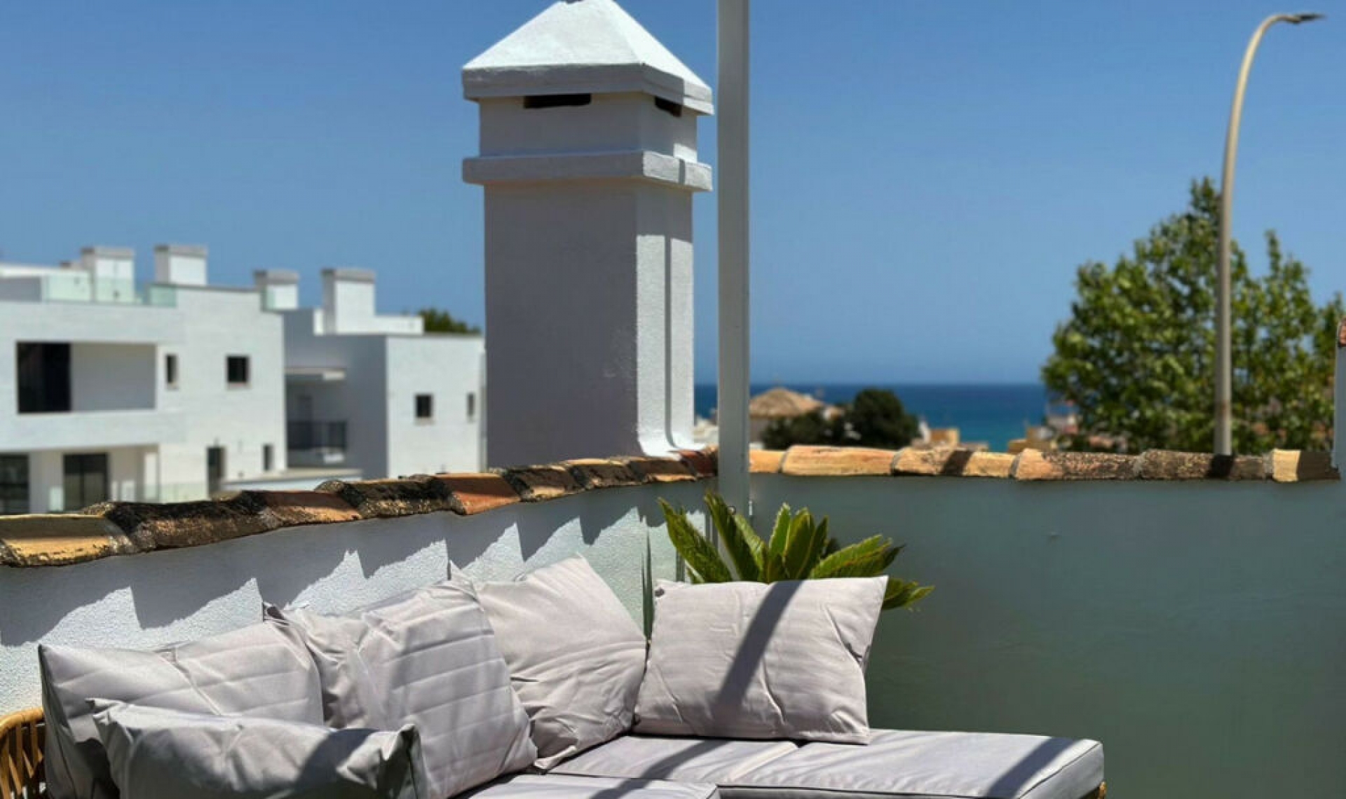 Resale - House -
Montemar