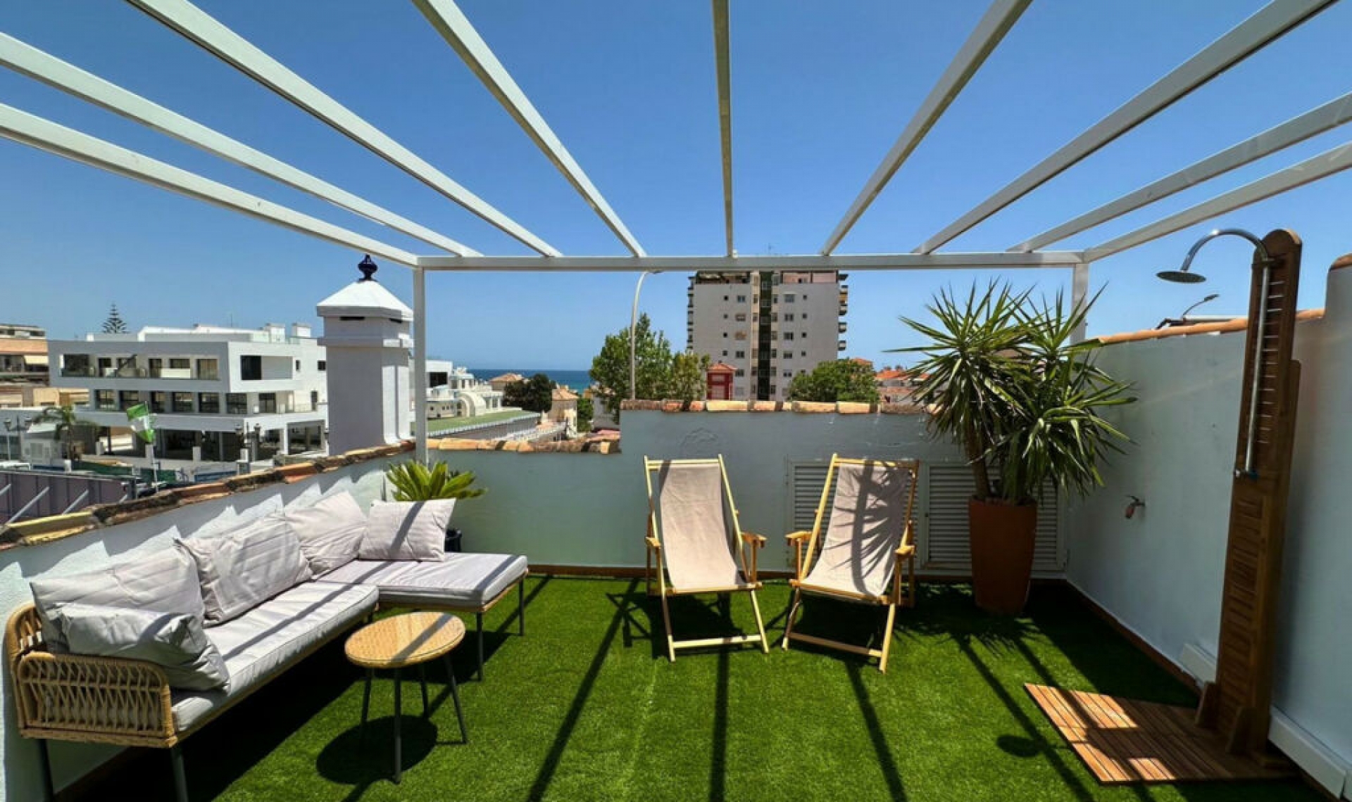 Resale - House -
Montemar
