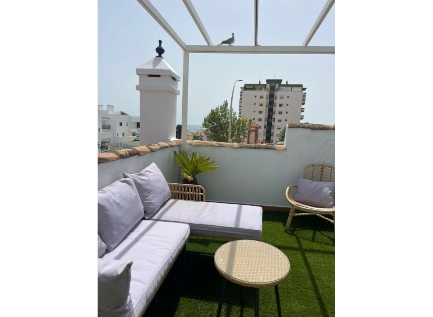 Resale - House -
Montemar