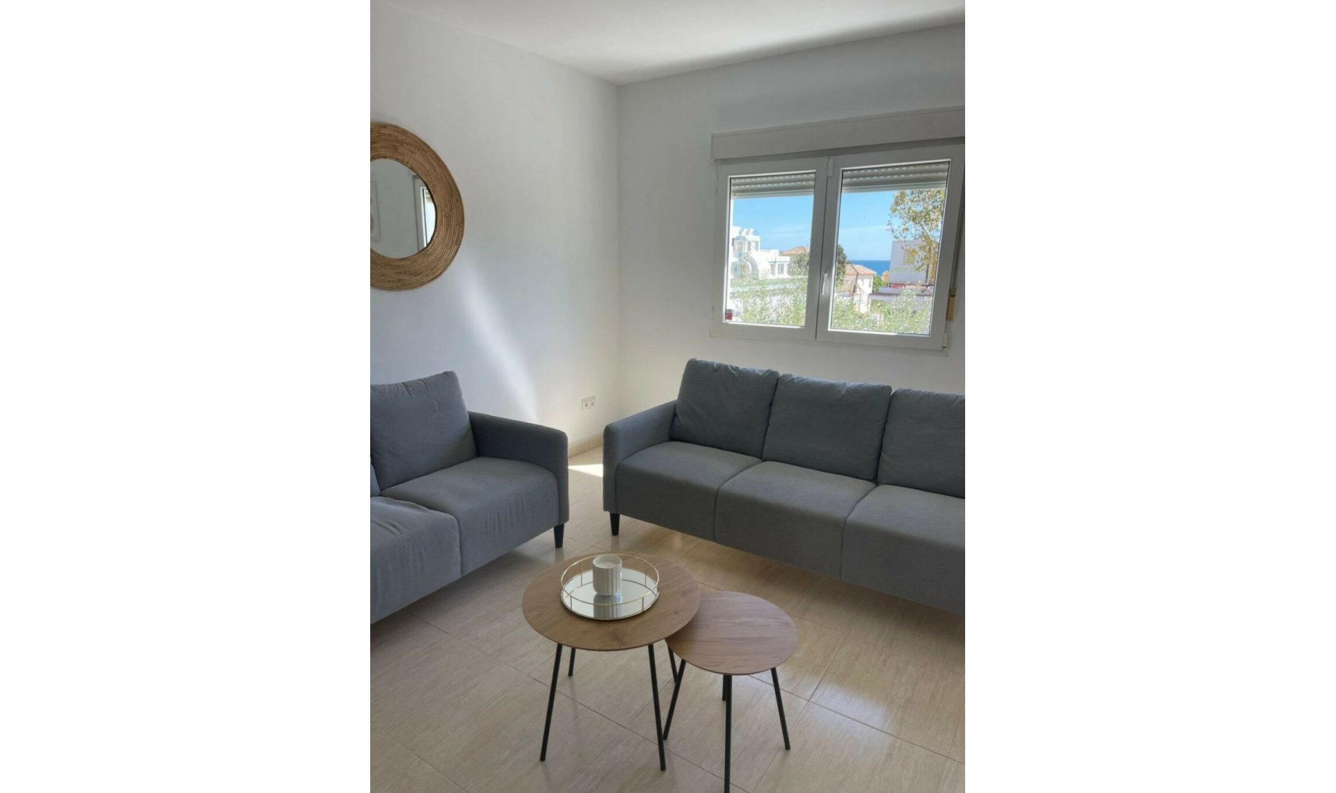 Resale - House -
Montemar