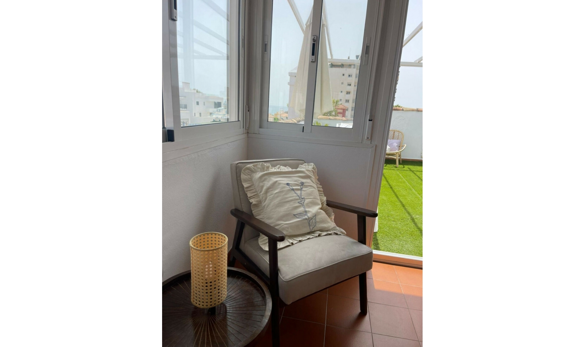 Resale - House -
Montemar