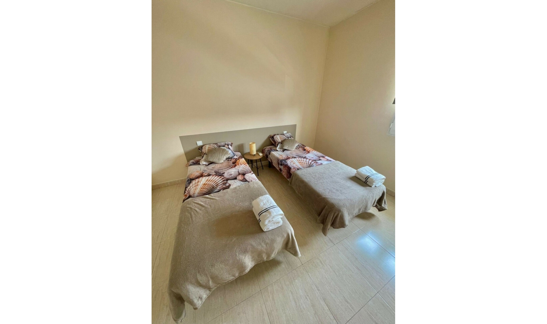 Resale - House -
Montemar