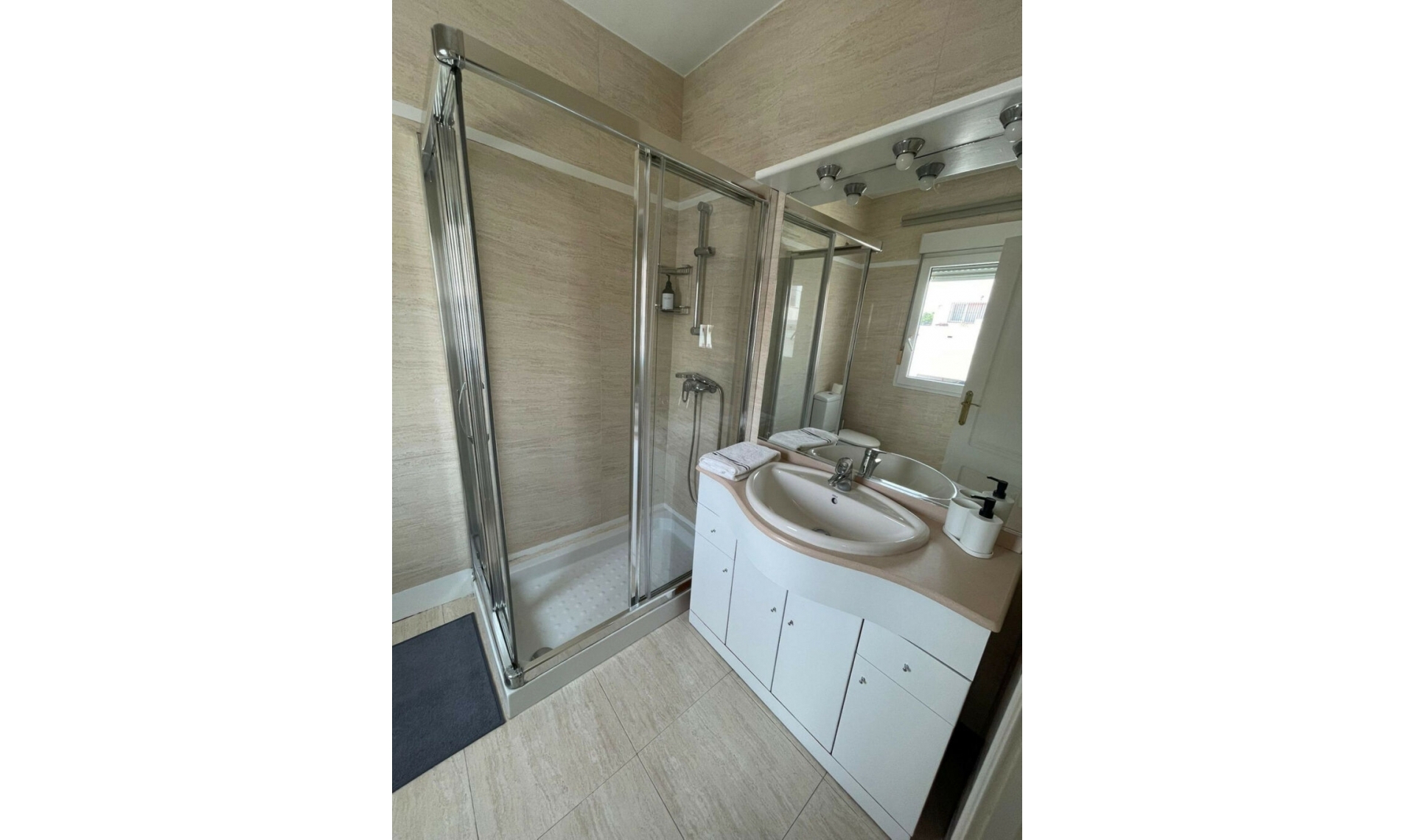 Resale - House -
Montemar