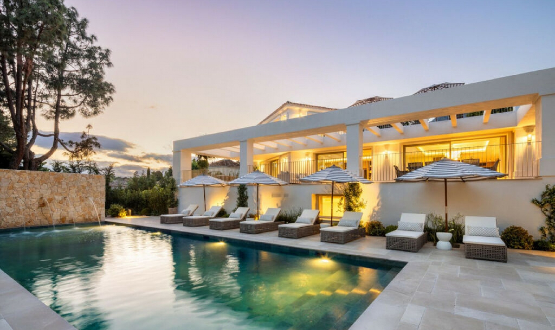 Resale - House -
Nagüeles