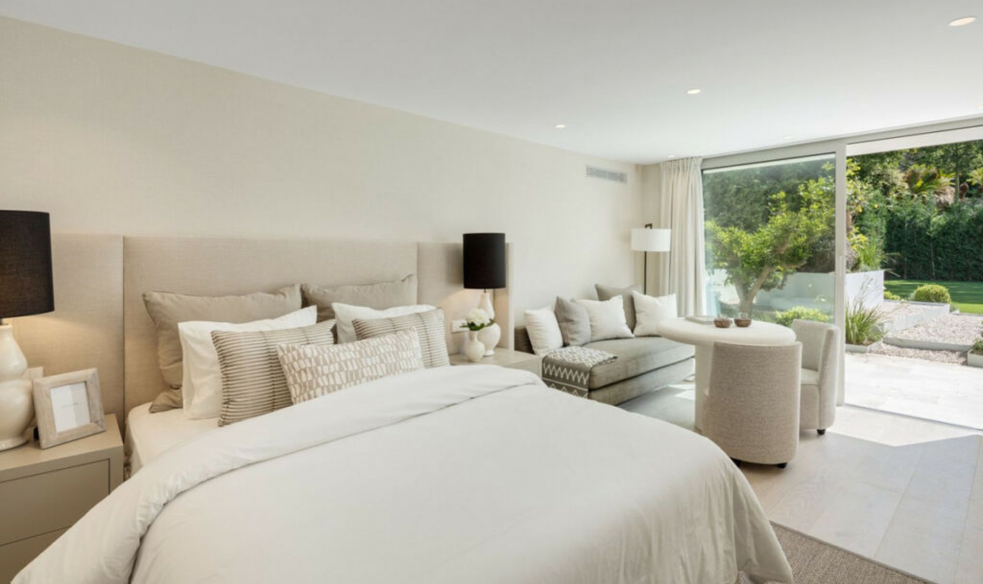 Resale - House -
Nagüeles