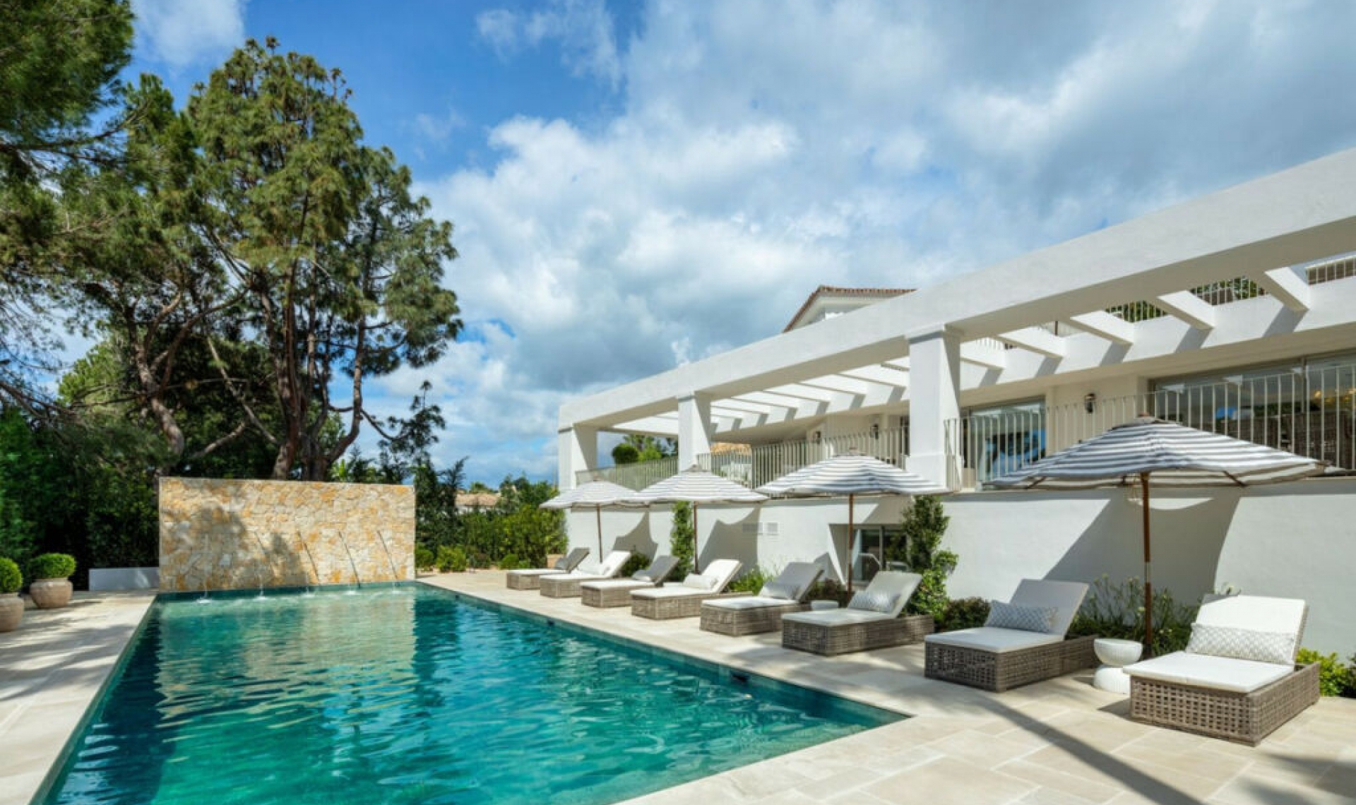 Resale - House -
Nagüeles